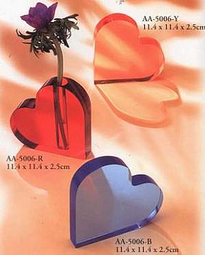 Acrylic Vase - Heart
